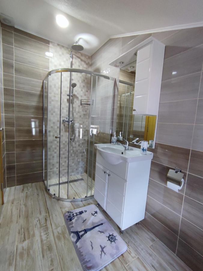 Apartman Toni Gracac  Exterior photo