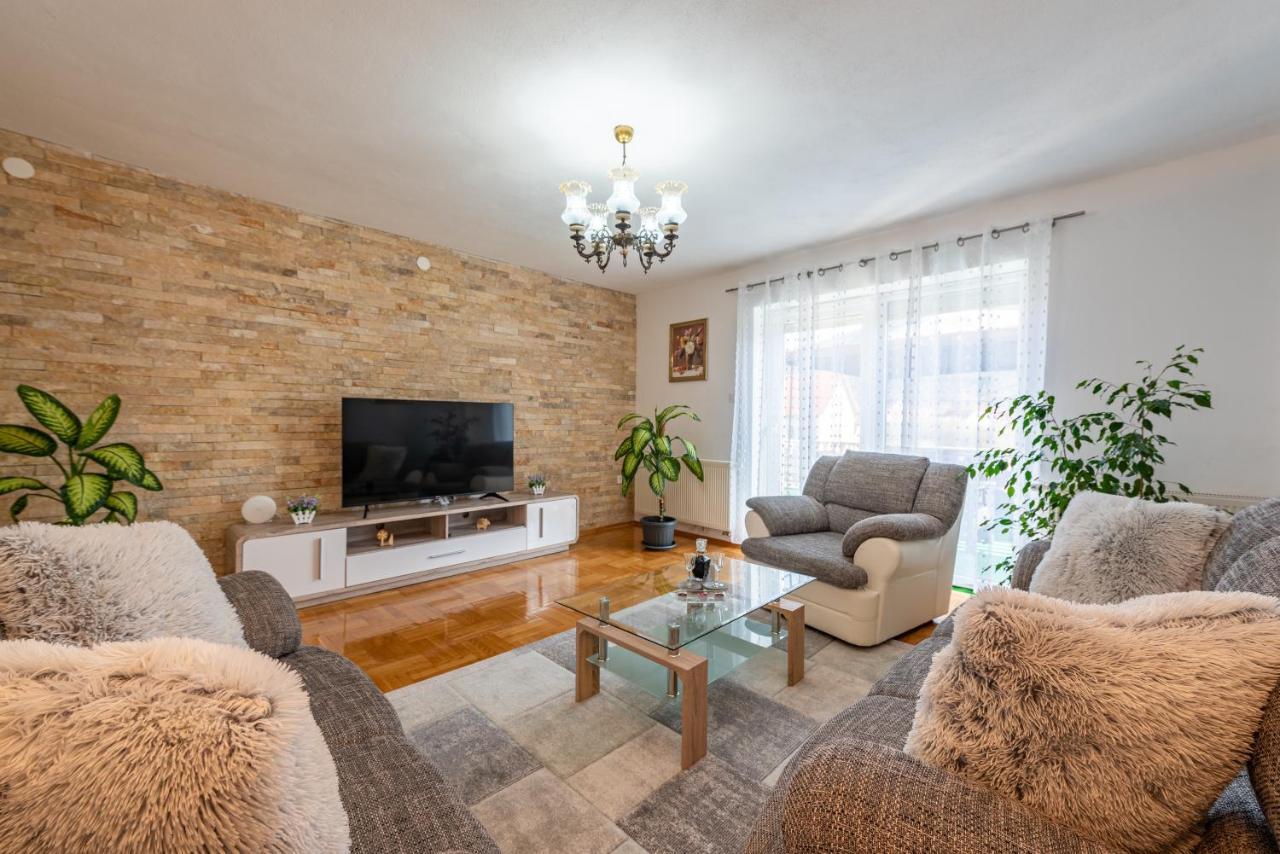Apartman Toni Gracac  Exterior photo