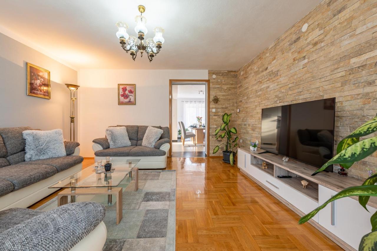 Apartman Toni Gracac  Exterior photo