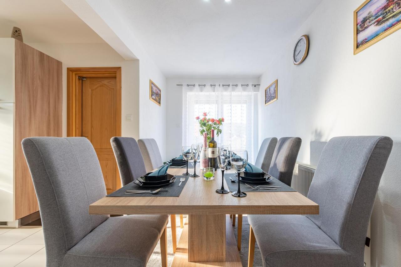 Apartman Toni Gracac  Exterior photo