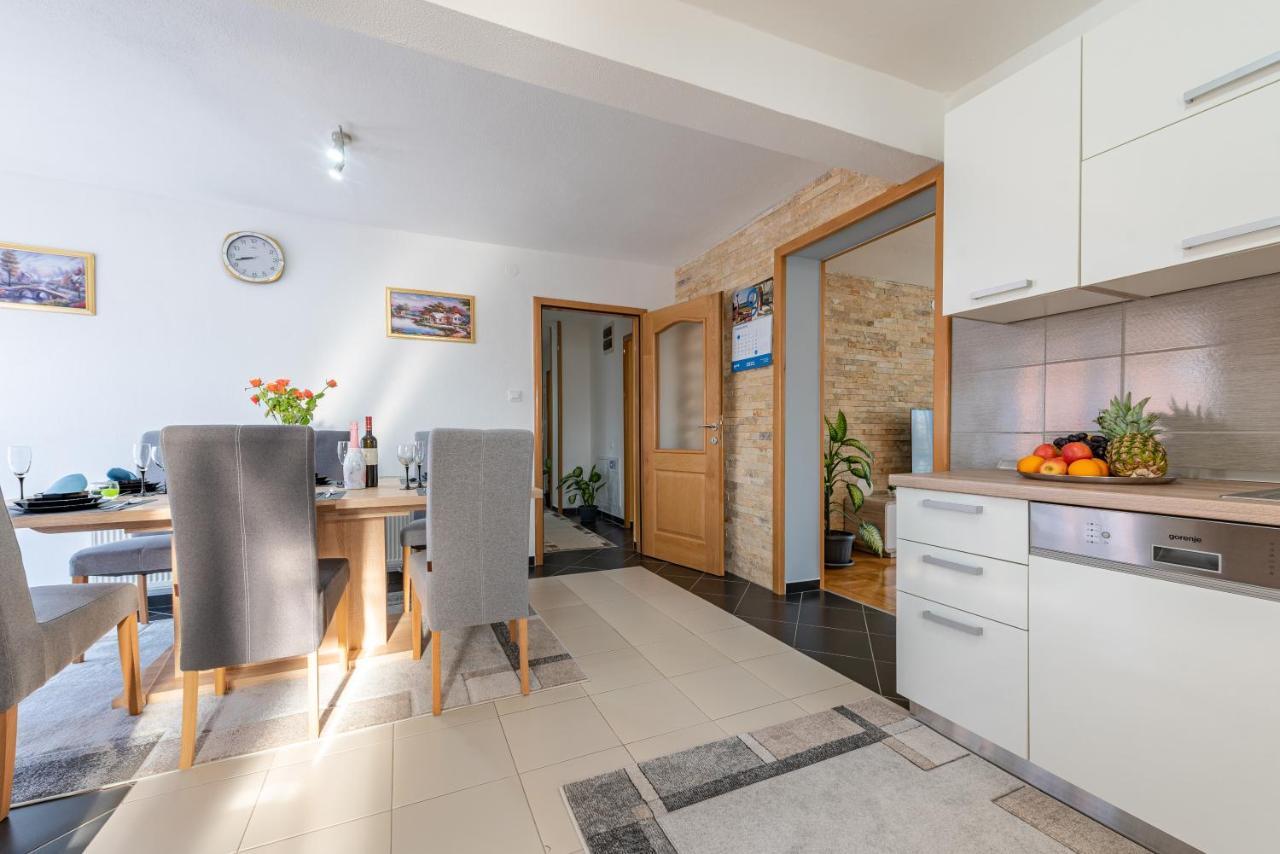 Apartman Toni Gracac  Exterior photo