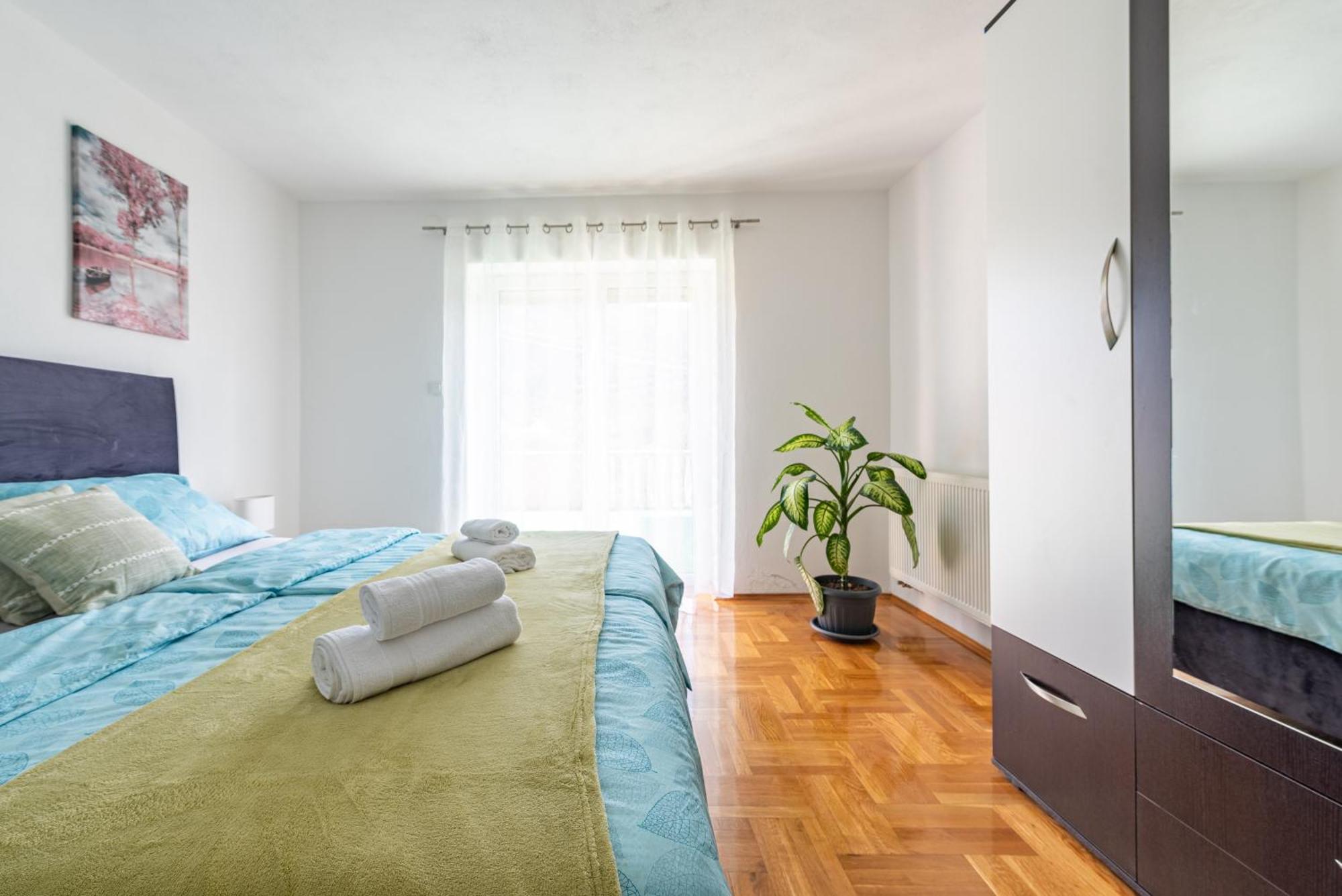 Apartman Toni Gracac  Exterior photo